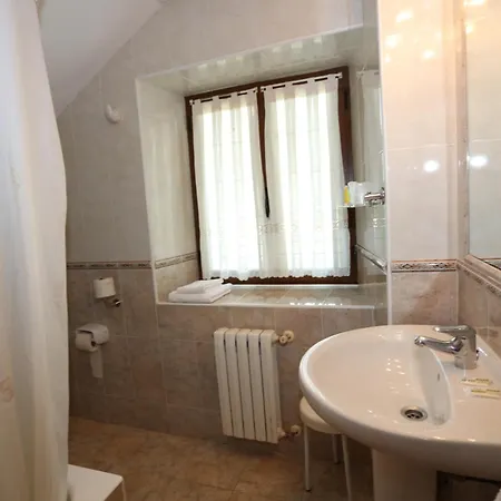 El Tilo Hotell Panes