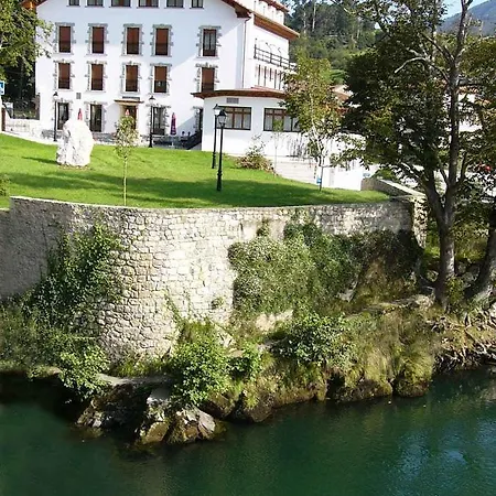 El Tilo Hotel